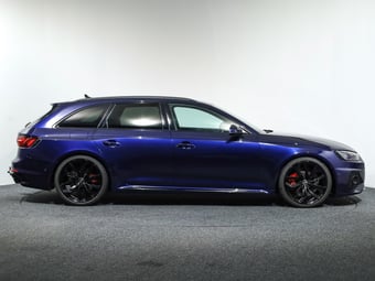 2022 Audi RS4 at Ebbett Volkswagen & Škoda Hamilton