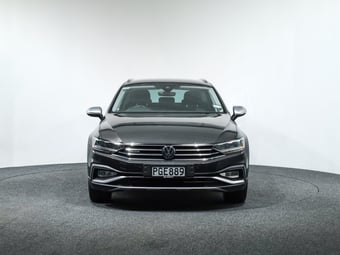 2022 Volkswagen Passat at Ebbett Volkswagen & Škoda Hamilton