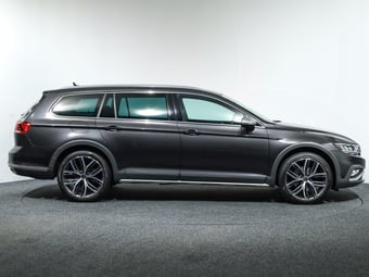 2022 Volkswagen Passat at Ebbett Volkswagen & Škoda Hamilton