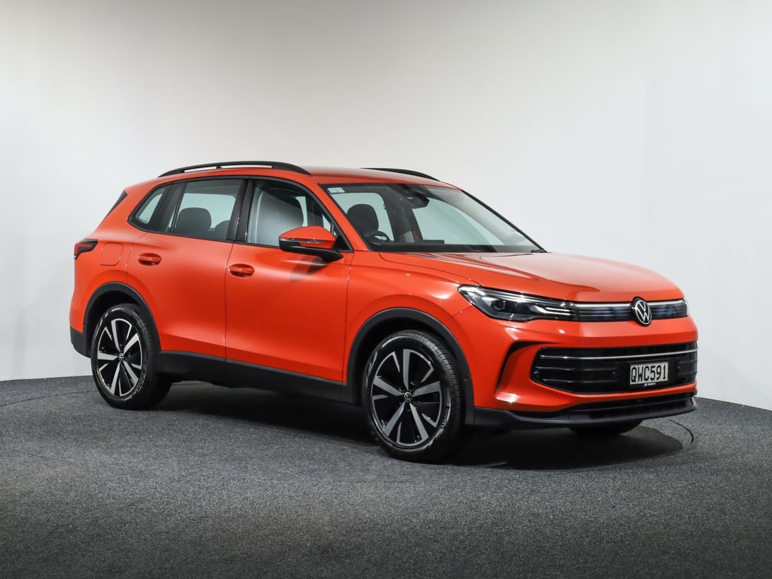 2024 Volkswagen Tiguan at Ebbett Volkswagen & Škoda Hamilton
