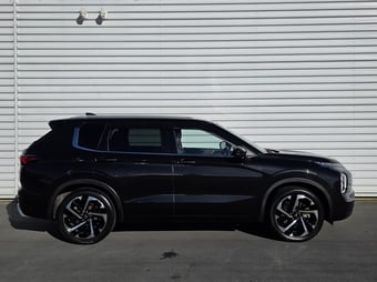 2022 Mitsubishi Outlander at Johnston Ebbett