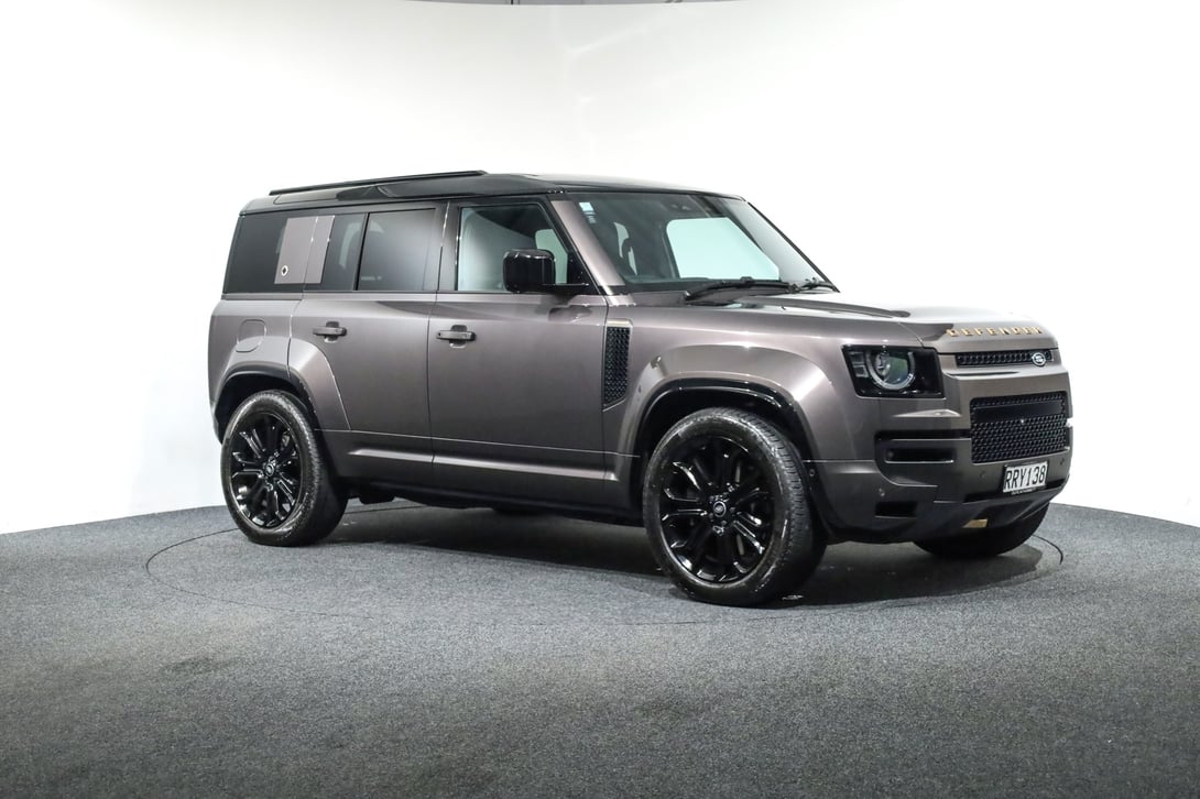 2025 Land Rover Defender at Duncan & Ebbett Hamilton