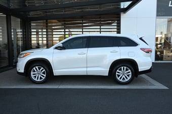 2016 Toyota Highlander at Ebbett Toyota Hamilton