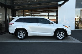 2016 Toyota Highlander at Ebbett Toyota Hamilton