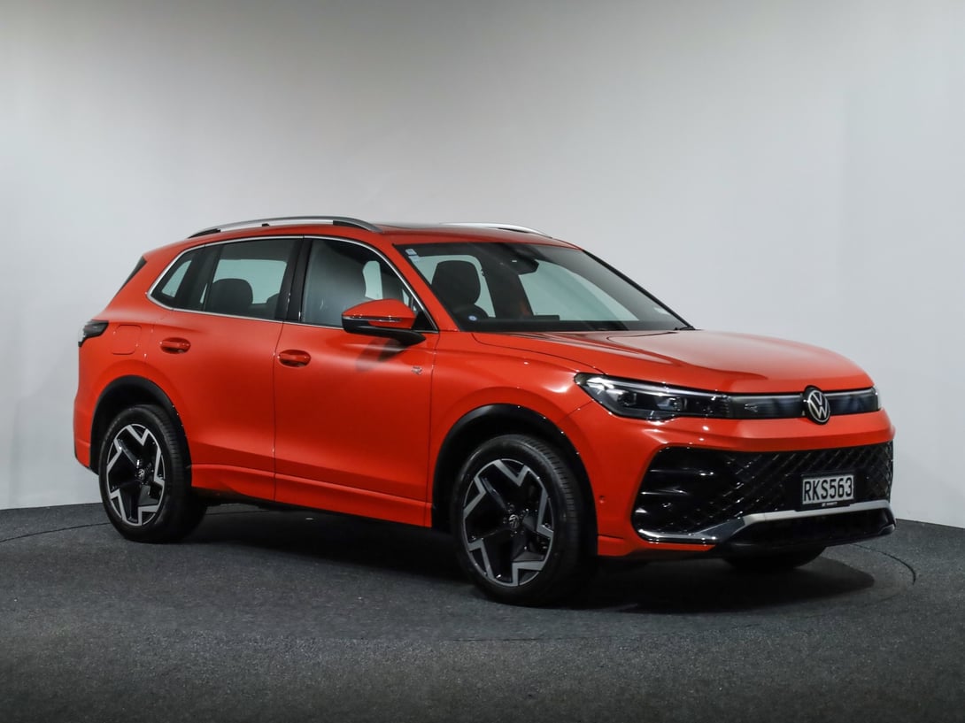 2025 Volkswagen Tiguan at Ebbett Volkswagen & Škoda Hamilton