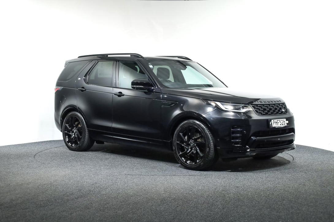 2022 Land Rover Discovery at Duncan & Ebbett Hamilton