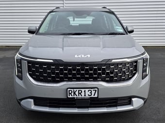2025 Kia Carnival at Johnston Ebbett