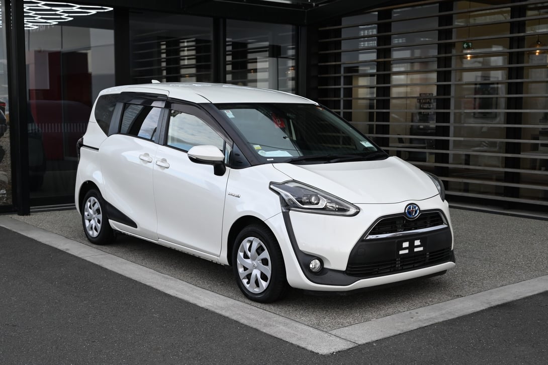 2017 Toyota Sienta at Ebbett Toyota Hamilton