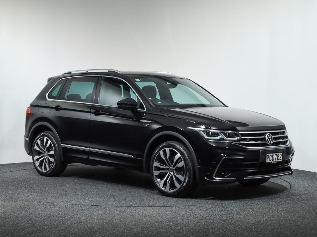 2022 Volkswagen Tiguan at Ebbett Volkswagen & Škoda Hamilton