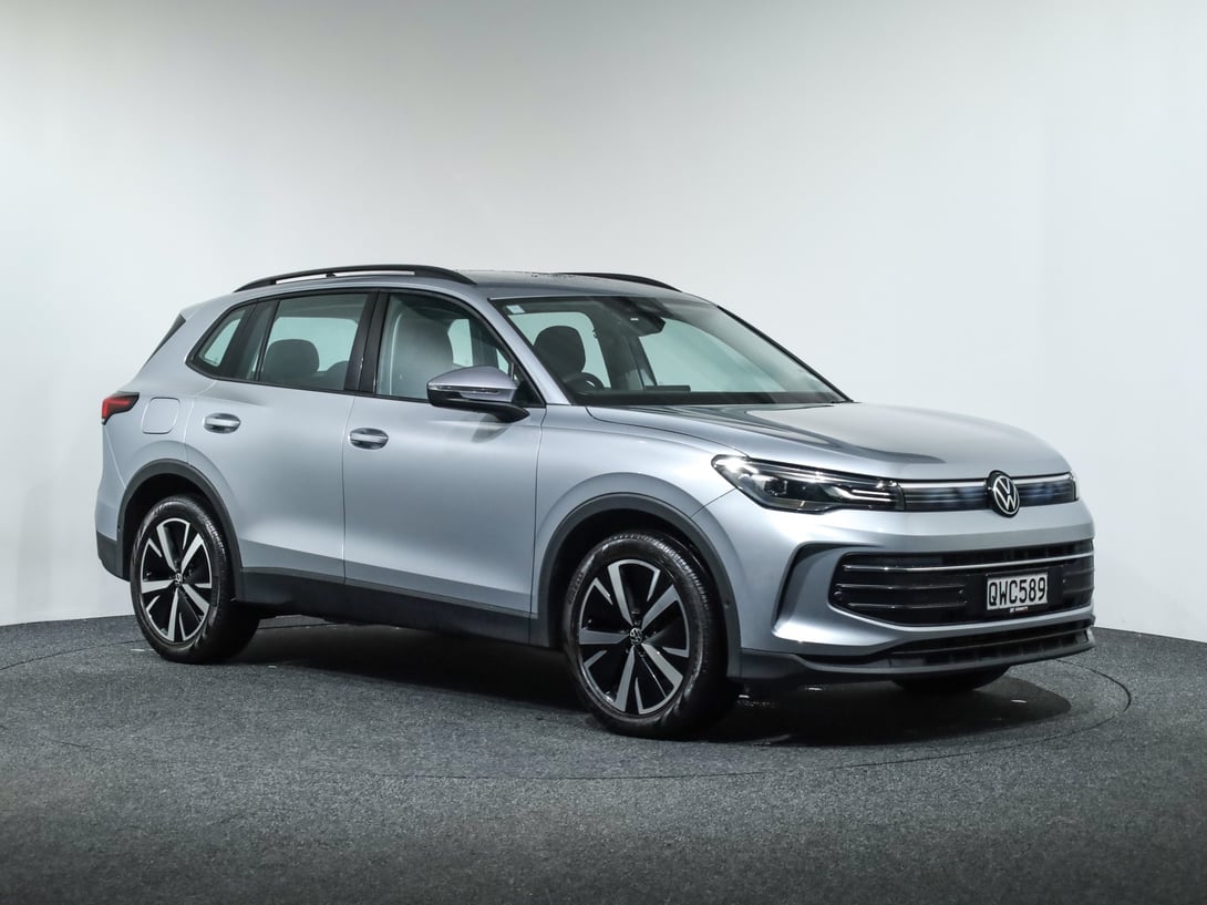 2024 Volkswagen Tiguan at Ebbett Volkswagen & Škoda Hamilton