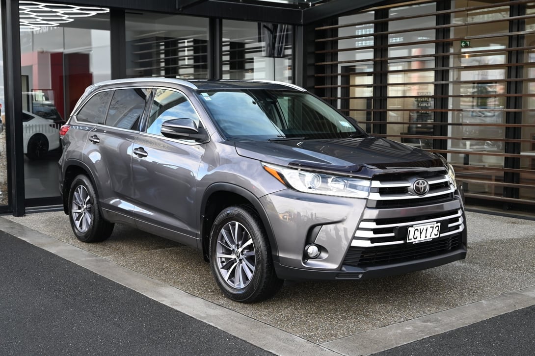 2018 Toyota Highlander at Ebbett Toyota Hamilton