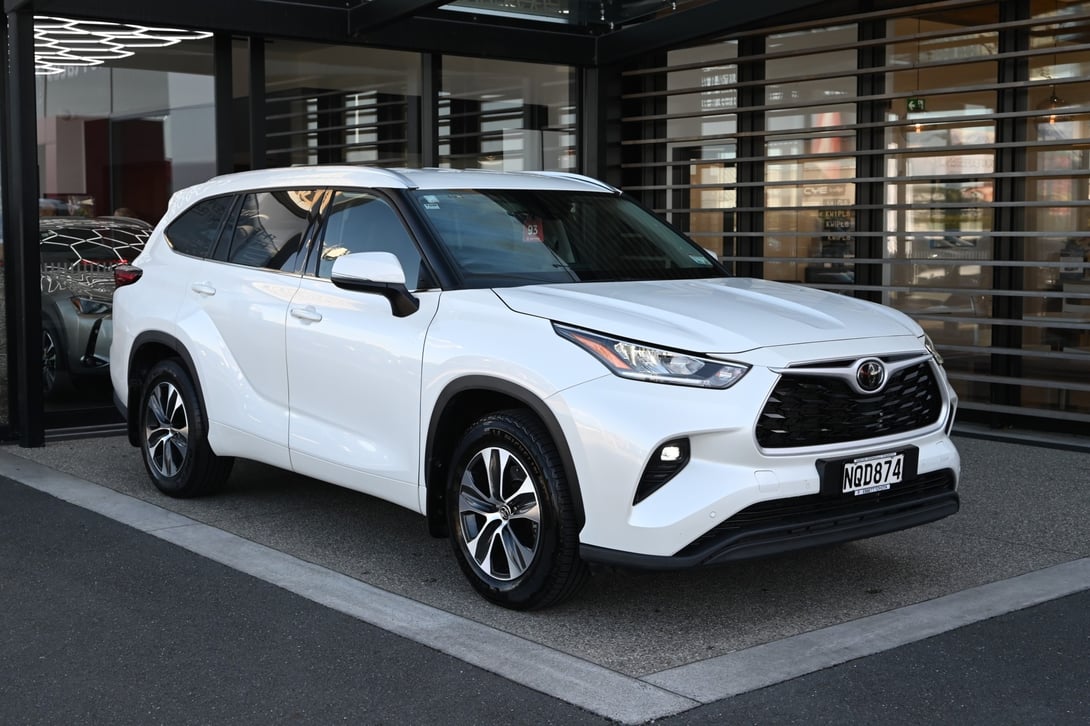 2021 Toyota Highlander at Ebbett Toyota Hamilton