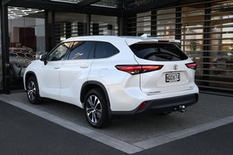 2021 Toyota Highlander at Ebbett Toyota Hamilton