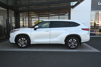 2021 Toyota Highlander at Ebbett Toyota Hamilton