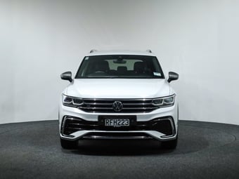 2025 Volkswagen Tiguan Allspace at Ebbett Volkswagen & Škoda Hamilton