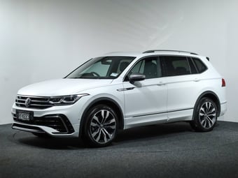 2025 Volkswagen Tiguan Allspace at Ebbett Volkswagen & Škoda Hamilton