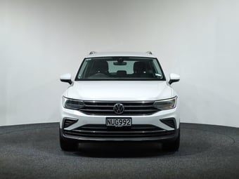 2021 Volkswagen Tiguan at Ebbett Volkswagen & Škoda Hamilton