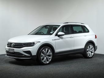 2021 Volkswagen Tiguan at Ebbett Volkswagen & Škoda Hamilton