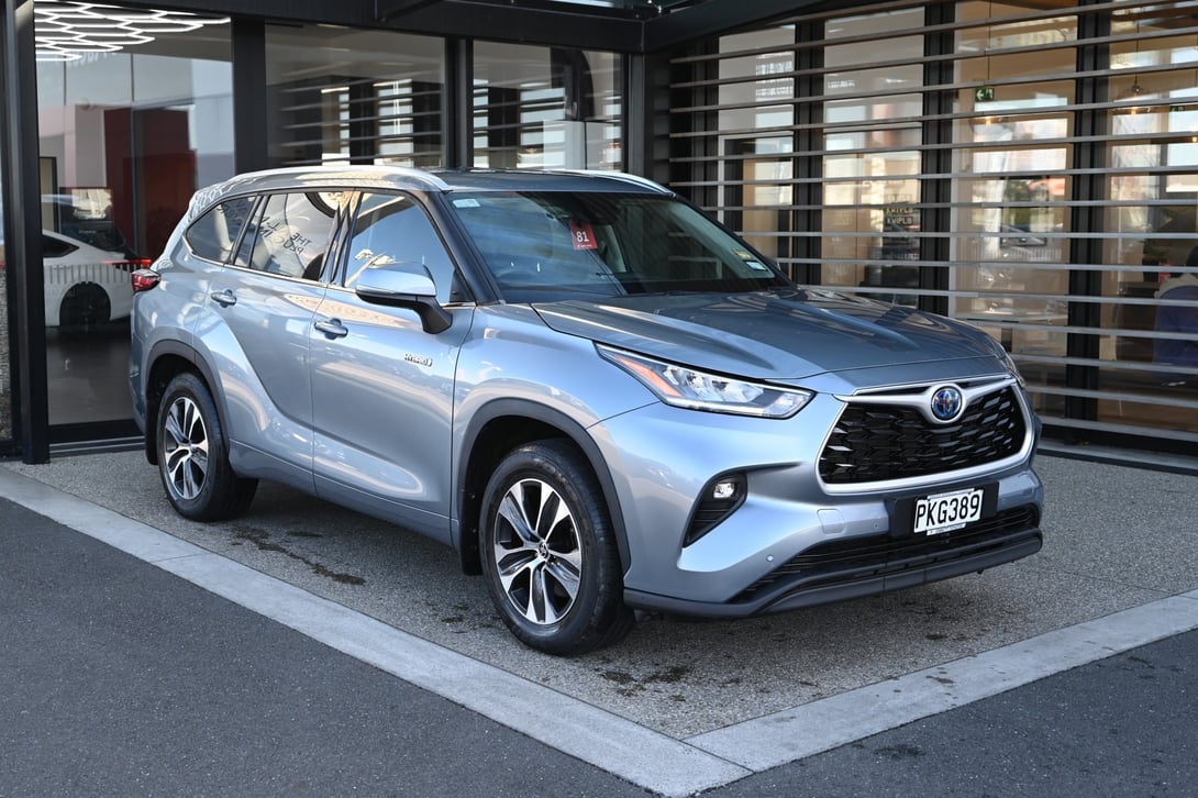 2022 Toyota Highlander at Ebbett Toyota Hamilton