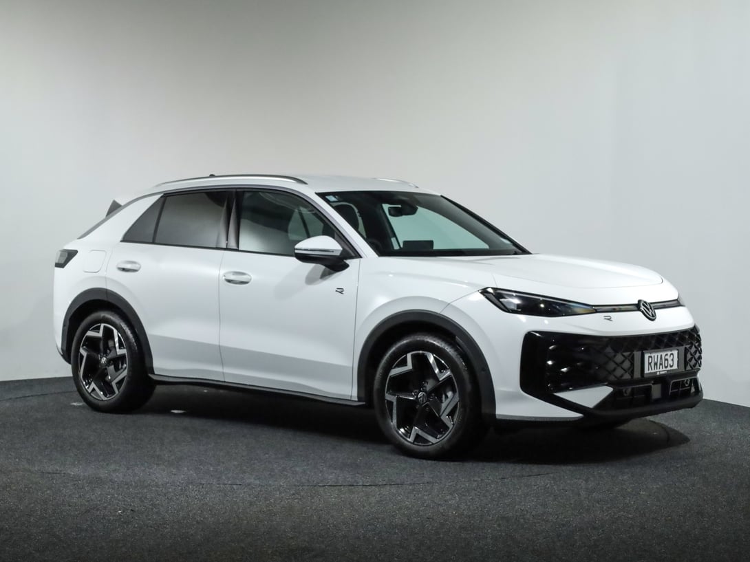 2026 Volkswagen T-Roc at Ebbett Volkswagen & Škoda Hamilton