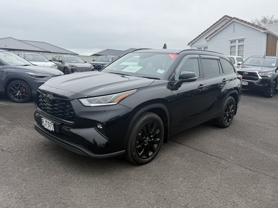 2025 Toyota Highlander at Ebbett Toyota Te Awamutu