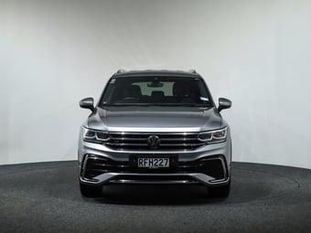2025 Volkswagen Tiguan Allspace at Ebbett Volkswagen & Škoda Hamilton