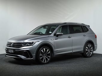 2025 Volkswagen Tiguan Allspace at Ebbett Volkswagen & Škoda Hamilton