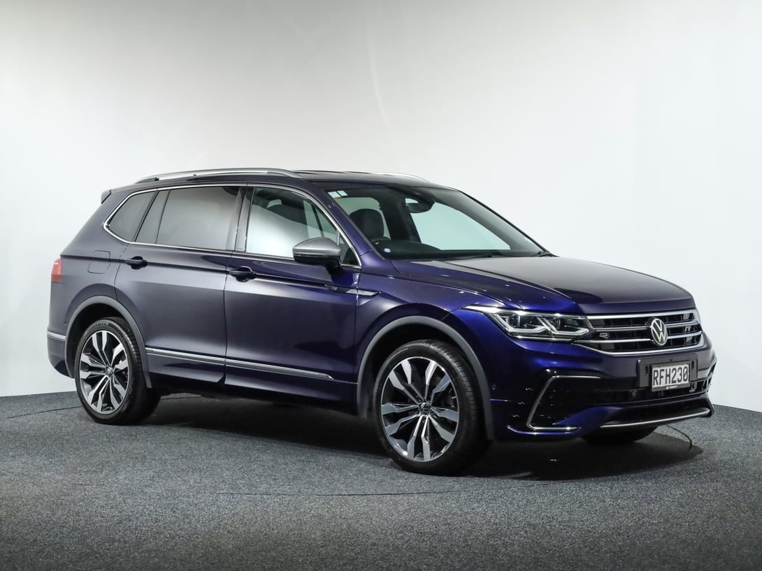 2025 Volkswagen Tiguan Allspace at Ebbett Volkswagen & Škoda Hamilton