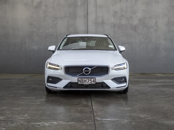 2020 Volvo V60 at Ebbett Prestige Tauranga