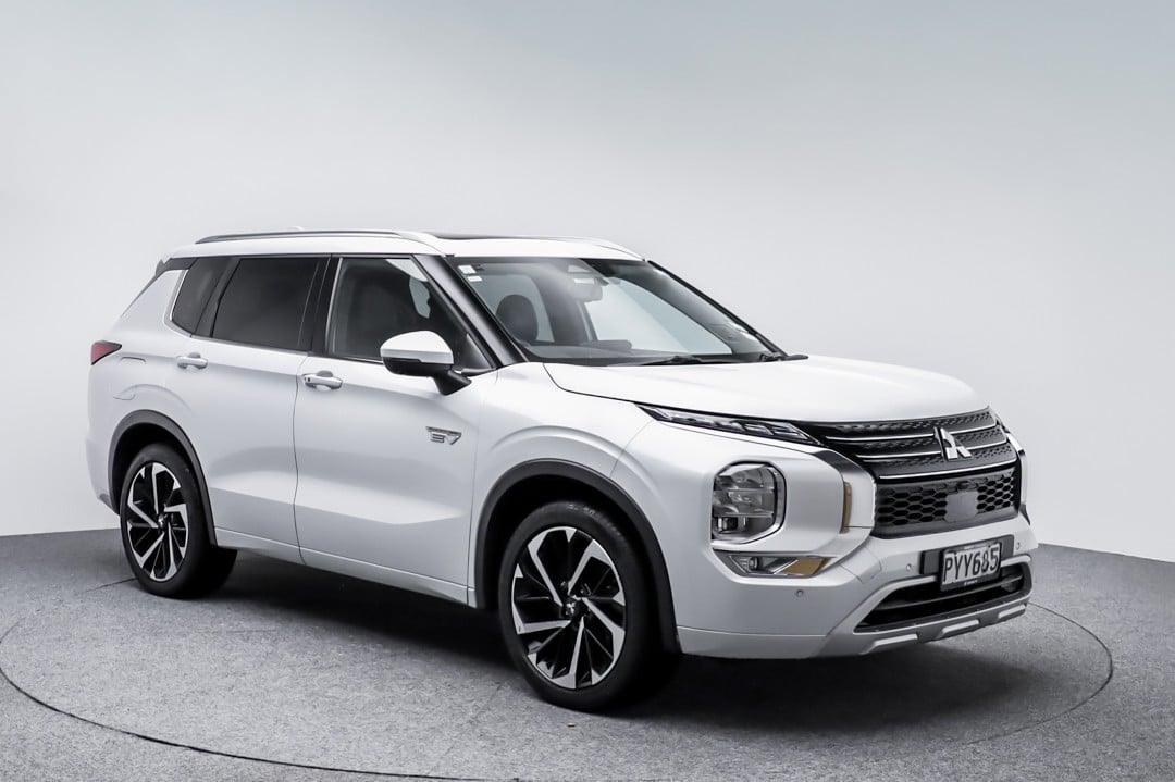 2023 Mitsubishi Outlander at Ebbett Pukekohe