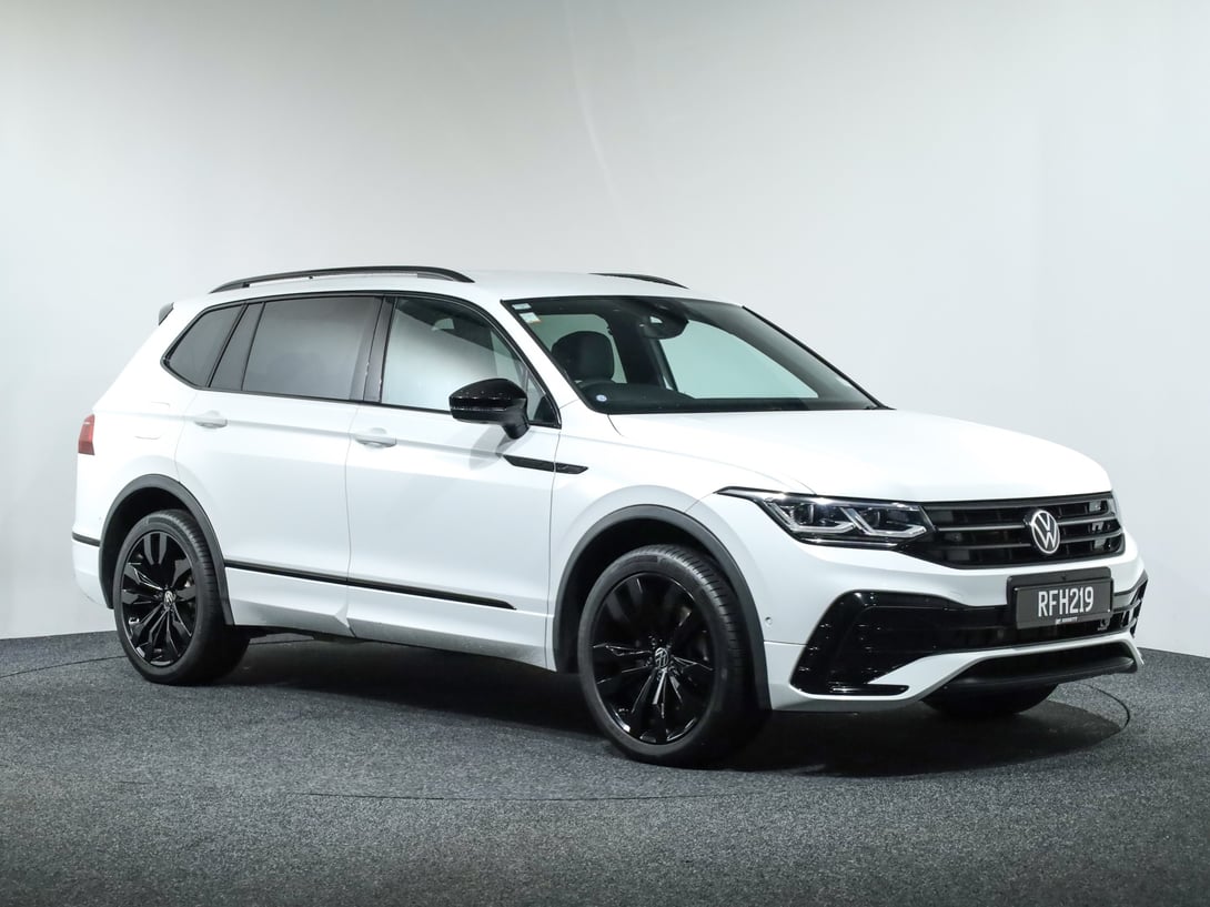 2025 Volkswagen Tiguan Allspace at Ebbett Volkswagen & Škoda Hamilton