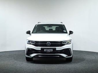 2025 Volkswagen Tiguan Allspace at Ebbett Volkswagen & Škoda Hamilton