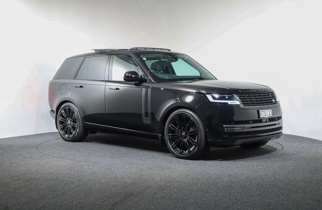 2024 Land Rover Range Rover at Ebbett Audi & CUPRA Hamilton