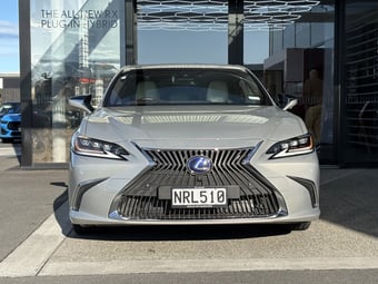 2021 Lexus ES 300H at Lexus of Hamilton