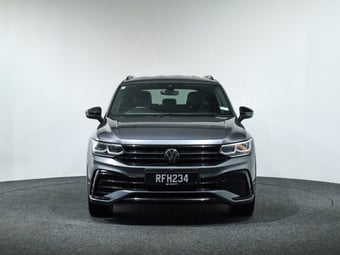 2025 Volkswagen Tiguan at Ebbett Volkswagen & Škoda Hamilton
