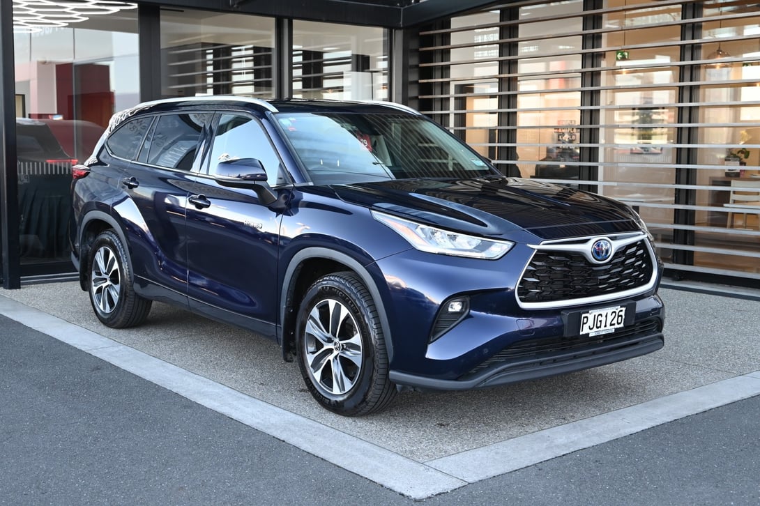 2022 Toyota Highlander at Ebbett Toyota Hamilton