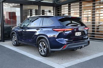 2022 Toyota Highlander at Ebbett Toyota Hamilton