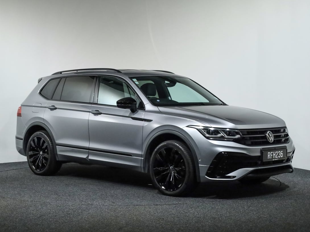 2025 Volkswagen Tiguan at Ebbett Volkswagen & Škoda Hamilton