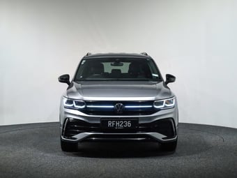 2025 Volkswagen Tiguan at Ebbett Volkswagen & Škoda Hamilton