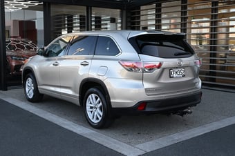 2016 Toyota Highlander at Ebbett Toyota Hamilton
