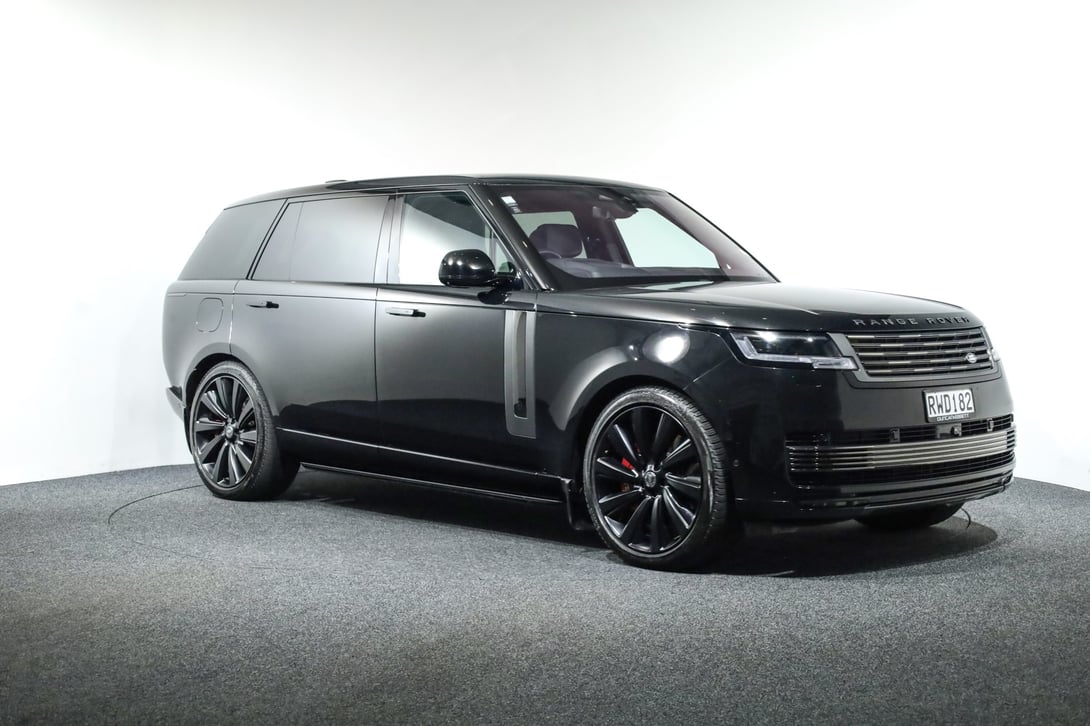 2023 Land Rover Range Rover at Duncan & Ebbett Hamilton
