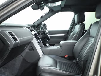 2022 Land Rover Discovery at Duncan & Ebbett Hamilton