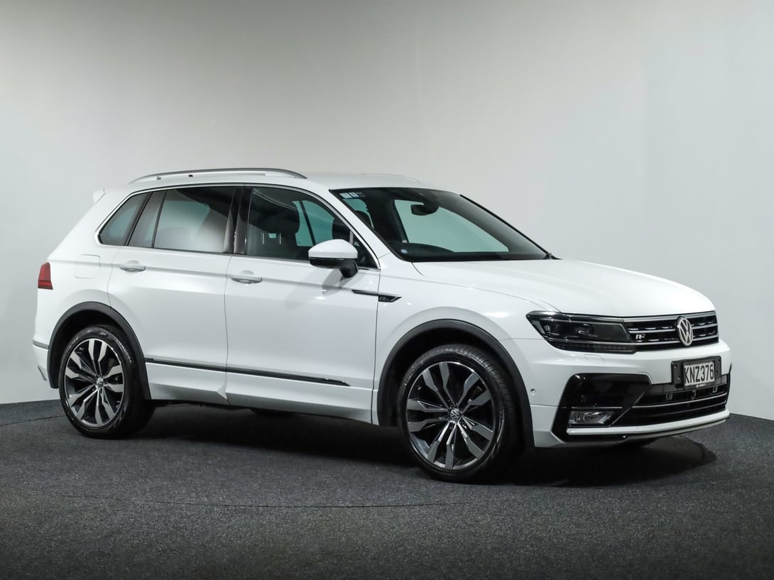 2017 Volkswagen Tiguan at Ebbett Volkswagen & Škoda Hamilton