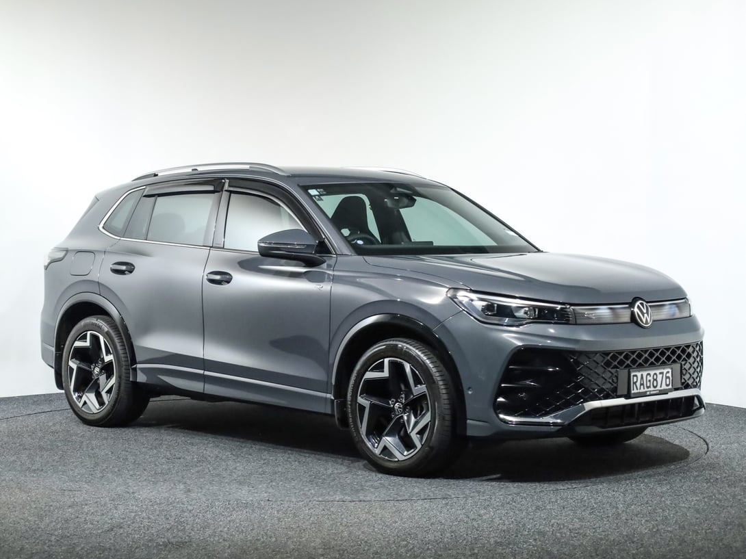2025 Volkswagen Tiguan at Ebbett Volkswagen & Škoda Hamilton