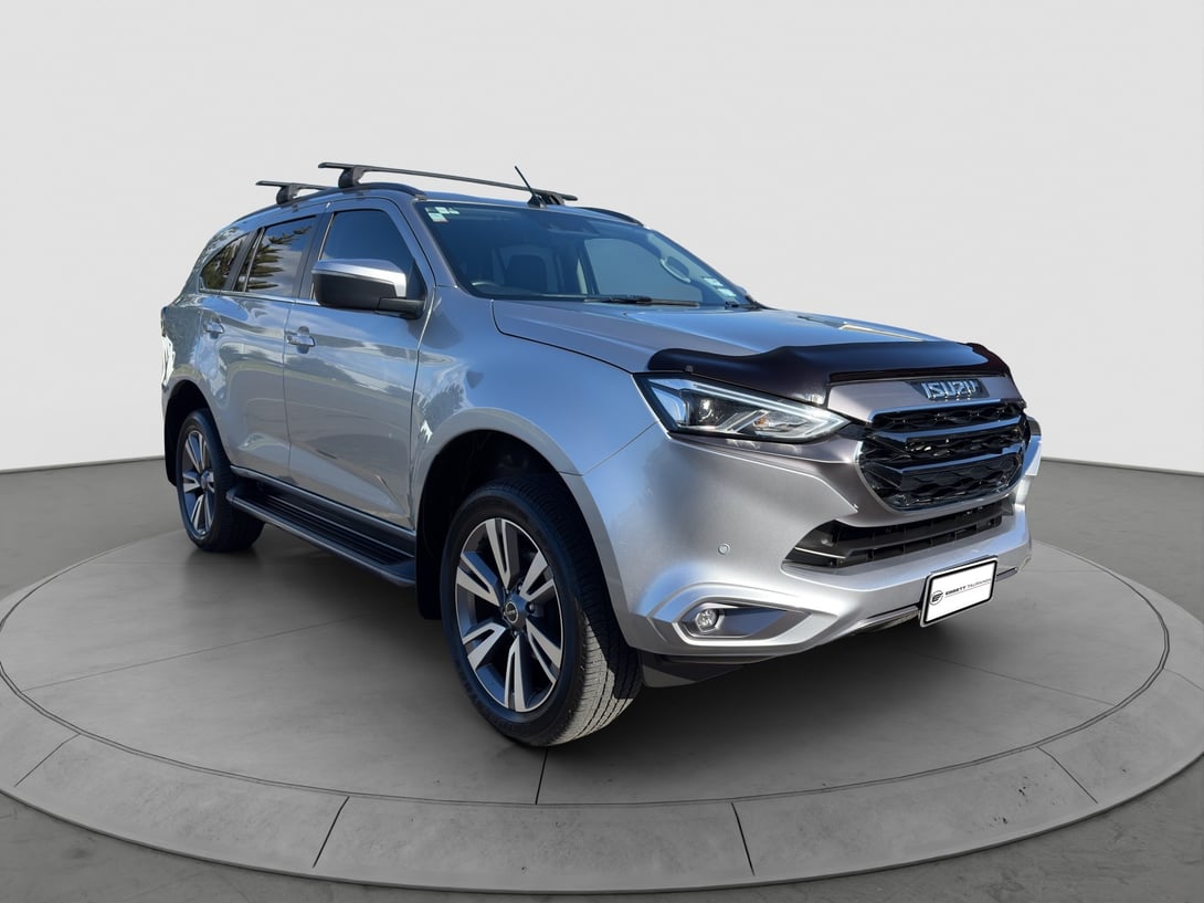 2023 Isuzu MU-X at Ebbett Tauranga