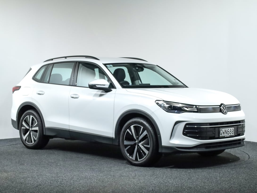 2024 Volkswagen Tiguan at Ebbett Volkswagen & Škoda Hamilton