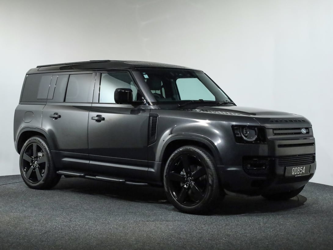 2025 Land Rover Defender at Ebbett Volkswagen & Škoda Hamilton